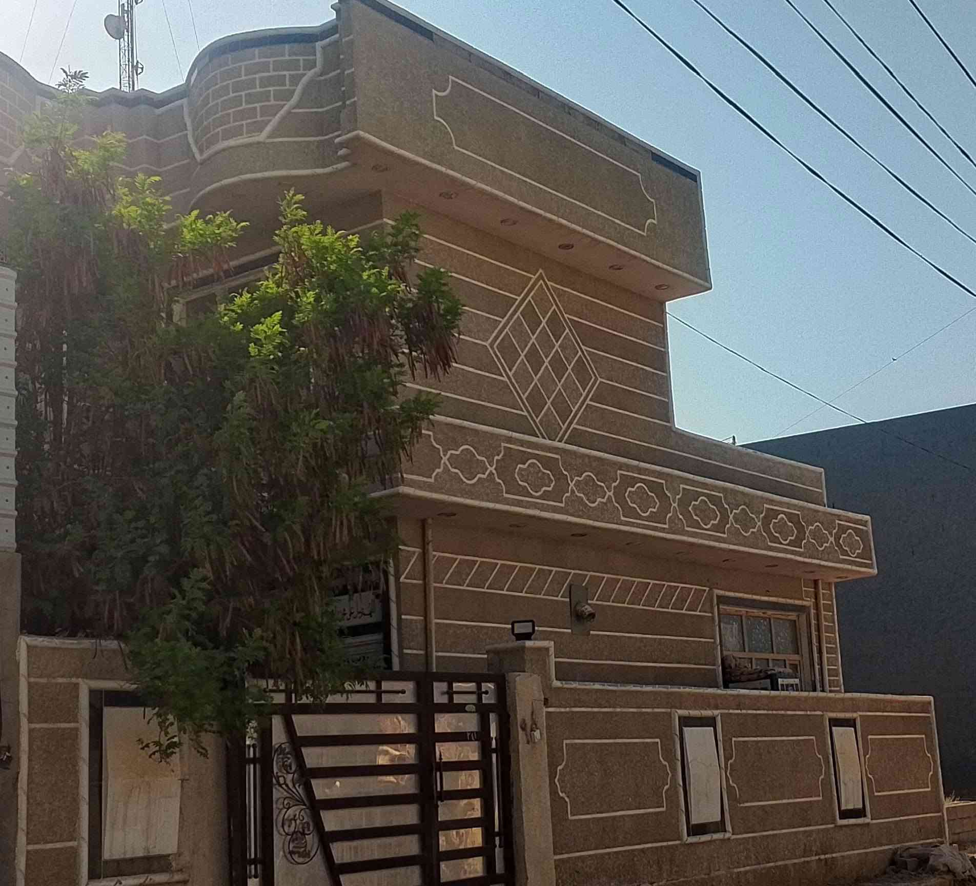 🏠 بيت للبيع في أم العظام – قرب السدّة
📍 الموقع: أم العظام، قرب السدّة
📐 المساحة: 230 م²
📜 طابو ملك صرف
🏗️ البناء سنة 2019

🔹 الطابق الأول:
كراج + صحيات خارجية + استقبال كبير + صالة كبيرة + مطبخ كبير + غرفة نوم + صحيات داخلية.

🔹 الطابق الثاني:
غرفتين نوم + صحيات.

📞 للاستفسار والاتصال: ***********
⚠️ الاتصال فقط، غير متواجد على الفيسبوك.
