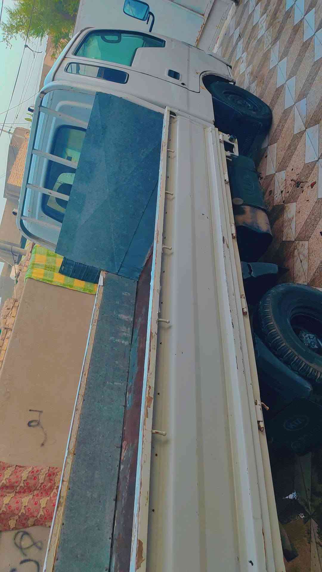 كيا فونتيرا حمل بسمي 2002جديده قماره وبدي مغلف البدي مكينه 3000 جديده لاتبخير ولا صوت شرط شاصي مكفول ارقام انكليزي هزه جديده رقم بابل بسمي مكاني ديوانيه السعر 65 وبيها مجال للاستفسار ***********

