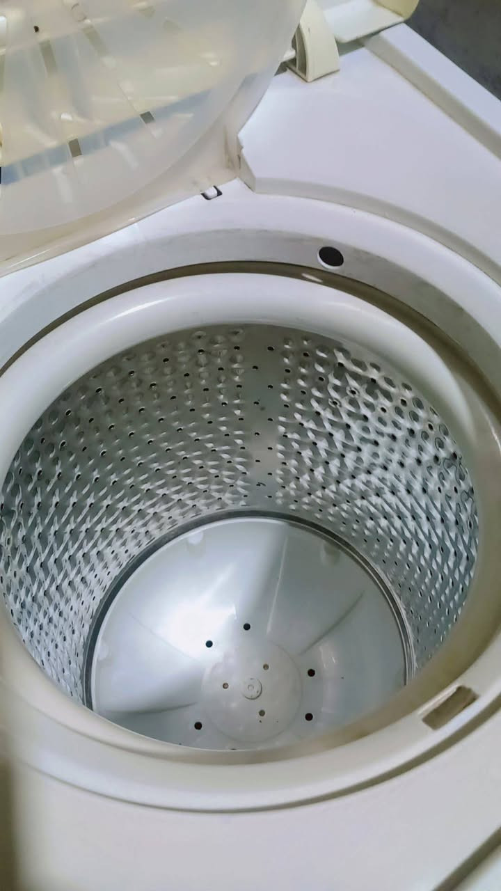غساله للبيع نظيفه علفحص السعر ١٠٠ قفل 🔐  العنوان الديوانيه قرب المعهد التقني للإستفسار*********** او ***********
