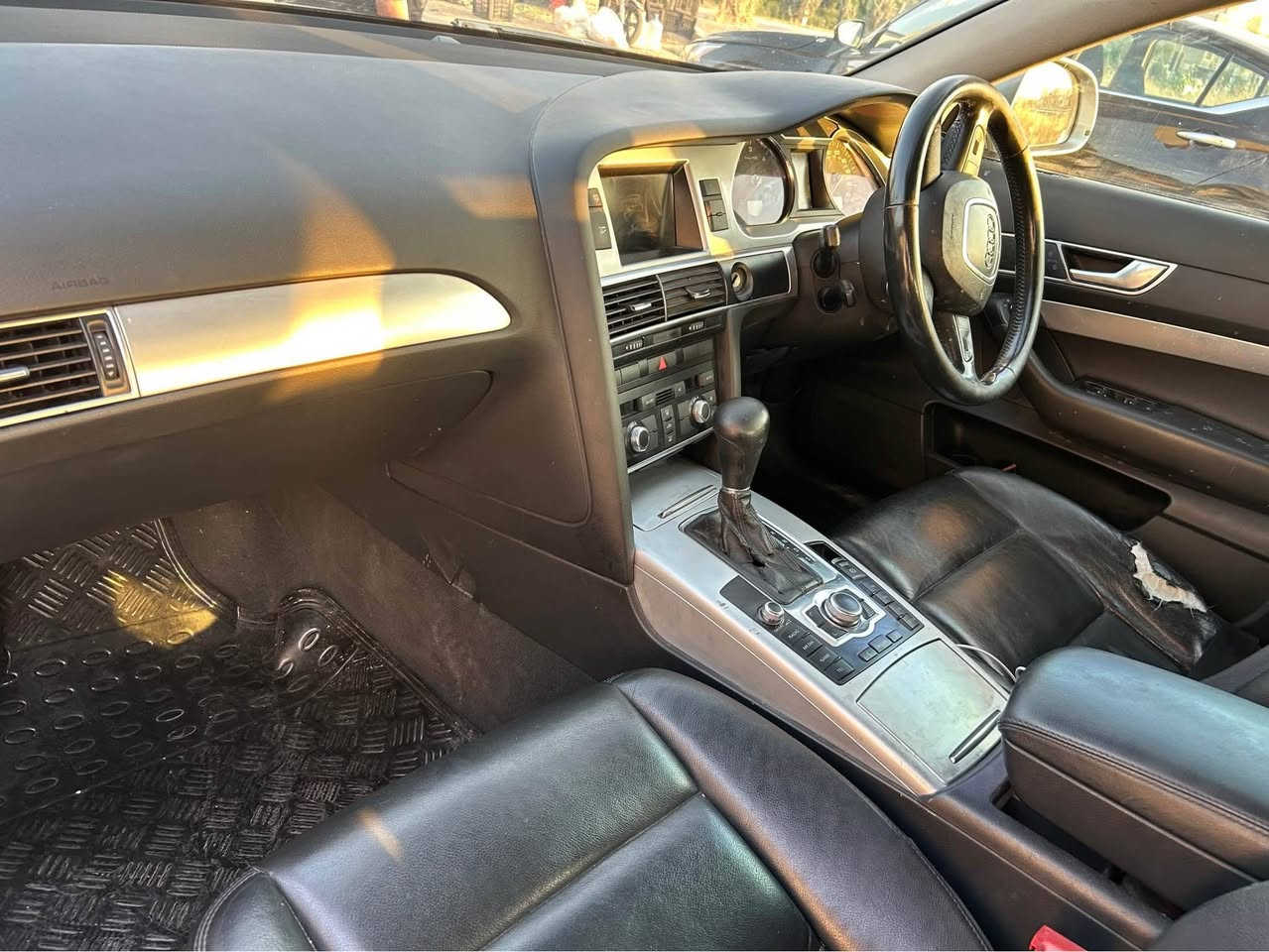 Audi A6 2009
ئۆتۆماتیک
سەیارەیەکی تا بڵێی جوان و بێ کێشەیە
مەکینەی گاز 
مەکینە و گێڕی بیلاد  نەکراوەتەوە
سوکان عەکسە 
نرخی تەنها ٣١ وەرەقەیە 
*********** whatsapp السليمانية, العراق
