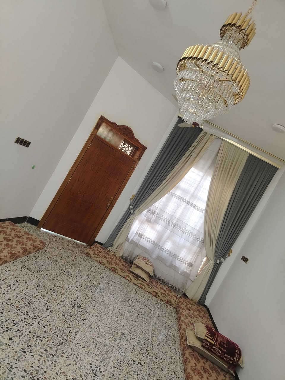 بيت البيع مساحه ٢٥٠ مكانه الكرمه شارع المصرف بصف قابله أم محمد البيت ركن طابو صرف (***********)
