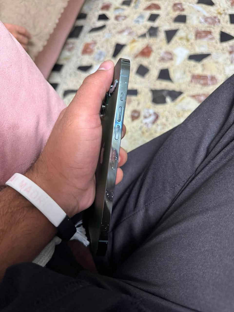 ايفون 13برو ماكس مكفوللل من كلل شيي لجهاز نضيففف نضيففف بطاريه89 ذاكره 256 لون زيتوني لسعر 650او بي مجال حك لجيه لعنوان بغداد حي اور
رقم ***********
