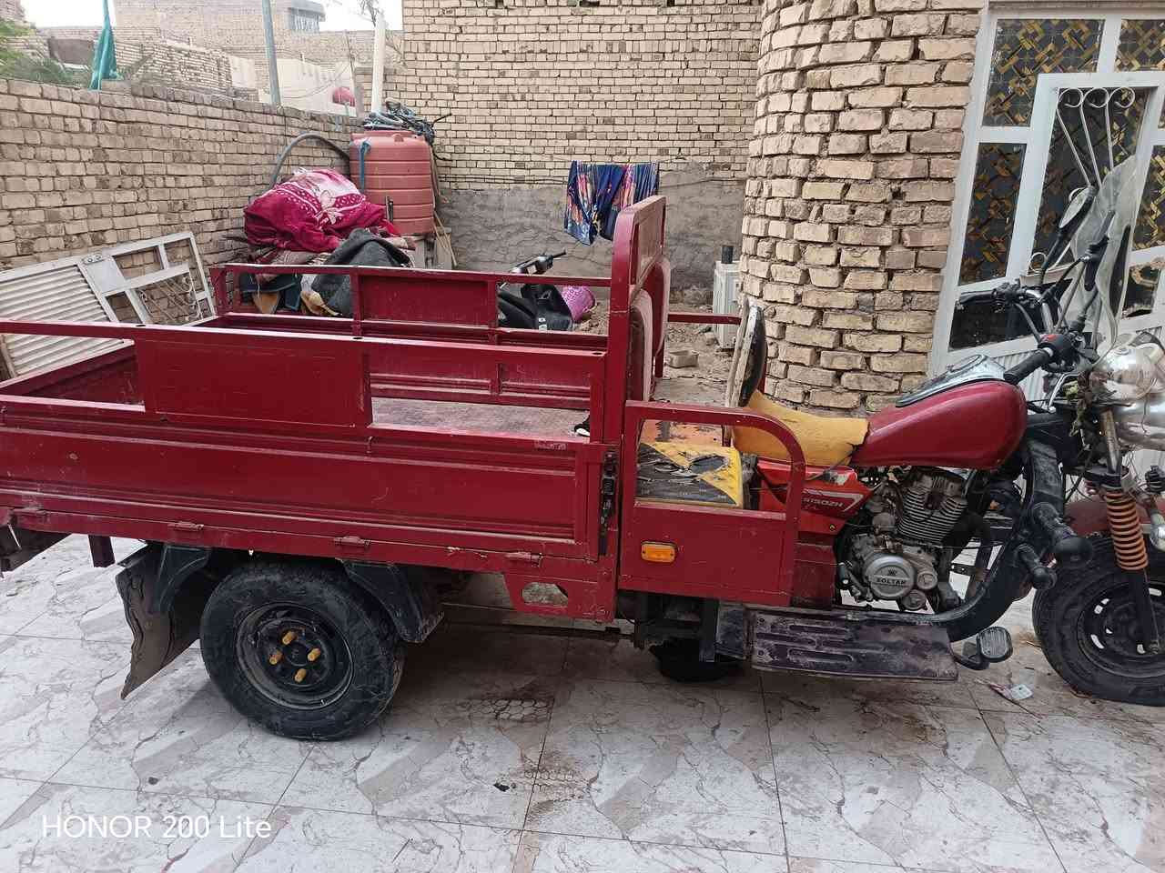 ستوته لبيع عوزه شويه ترتيب الشراي يتصل على هذه الرقم ***********

نص مكتوب في الصور:
- HONOR 200 Lite