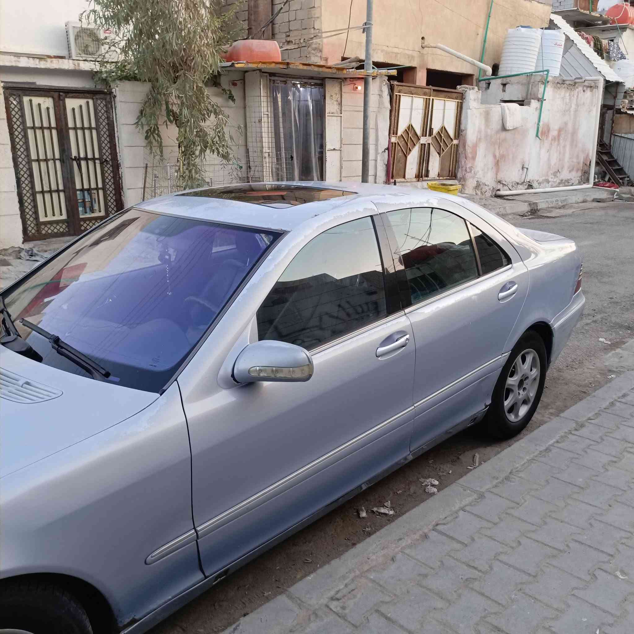 السلام عليكم مارسدس غواص v8 S500 
سياره بلاديه حلوه كير محرك نضيفات 
سياره كلش حلوه سنويه ل27 
صالي 10ايام من اجيت بيها من سليمانيه 

سعر السياره 85 
***********
