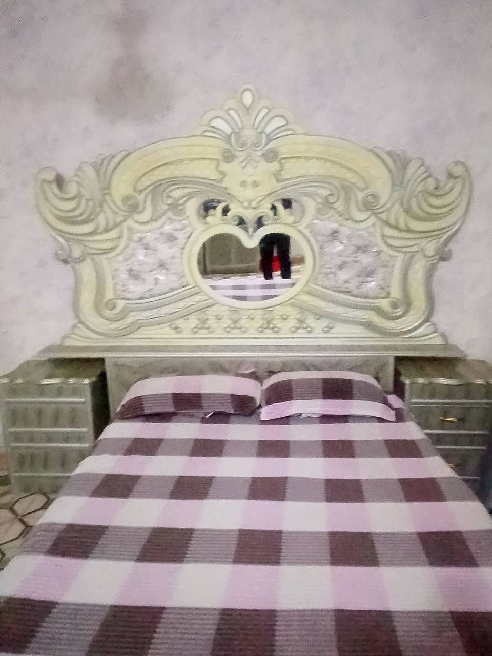 السلام عليكم  غرفه البيع جديده وحلوه لي ريده ويدلل هاذ رقمي ***********
