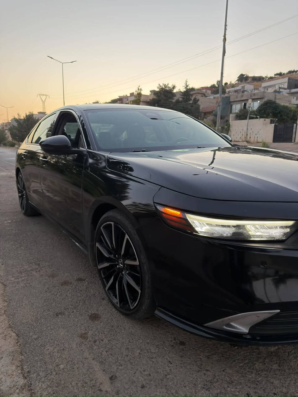 للبيع – هوندا اکورد هایبرید اعلی فئە تورنك ٢٠٢٤ 🔥🔥
                               Honda Accord Hybrid Touring 2024
ماشیە 44 الف مایل 
لون اسود 🔥🔥🔥🔥
مرقمە کامل جاهز 

• محرك هايبرد 2.0 لتر اقتصادي جداً بالوقود

📄 تفاصيل السيارة:
• ارباكـات راجعة سيستم 
• السيارة بها الجاملخ الأمامي الأيمن صبغ فقط بدون دواخل
رقم شاصی 1HGCY2F88RA055545
📞 للمزيد من المعلومات:
***********
واتساب موجود
