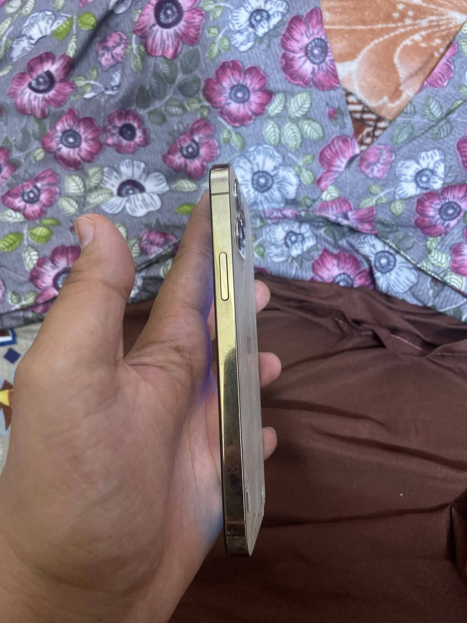 للبيع ايفون 12 برو ذاكره 128
بسعر 225 وبي مجال حك الجيه 
 خط متوقف بسبب وكعه مبدل شاشه شرط الاصلي بطاريه 81 بلاد وياه ضهر متكسر وفقط وياه كفر 
للتواصل خاص او وتساب ***********
مكاني بلنجف
