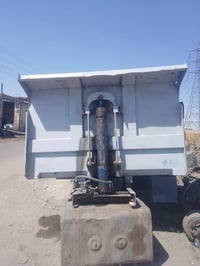 شاحنة • للبيع