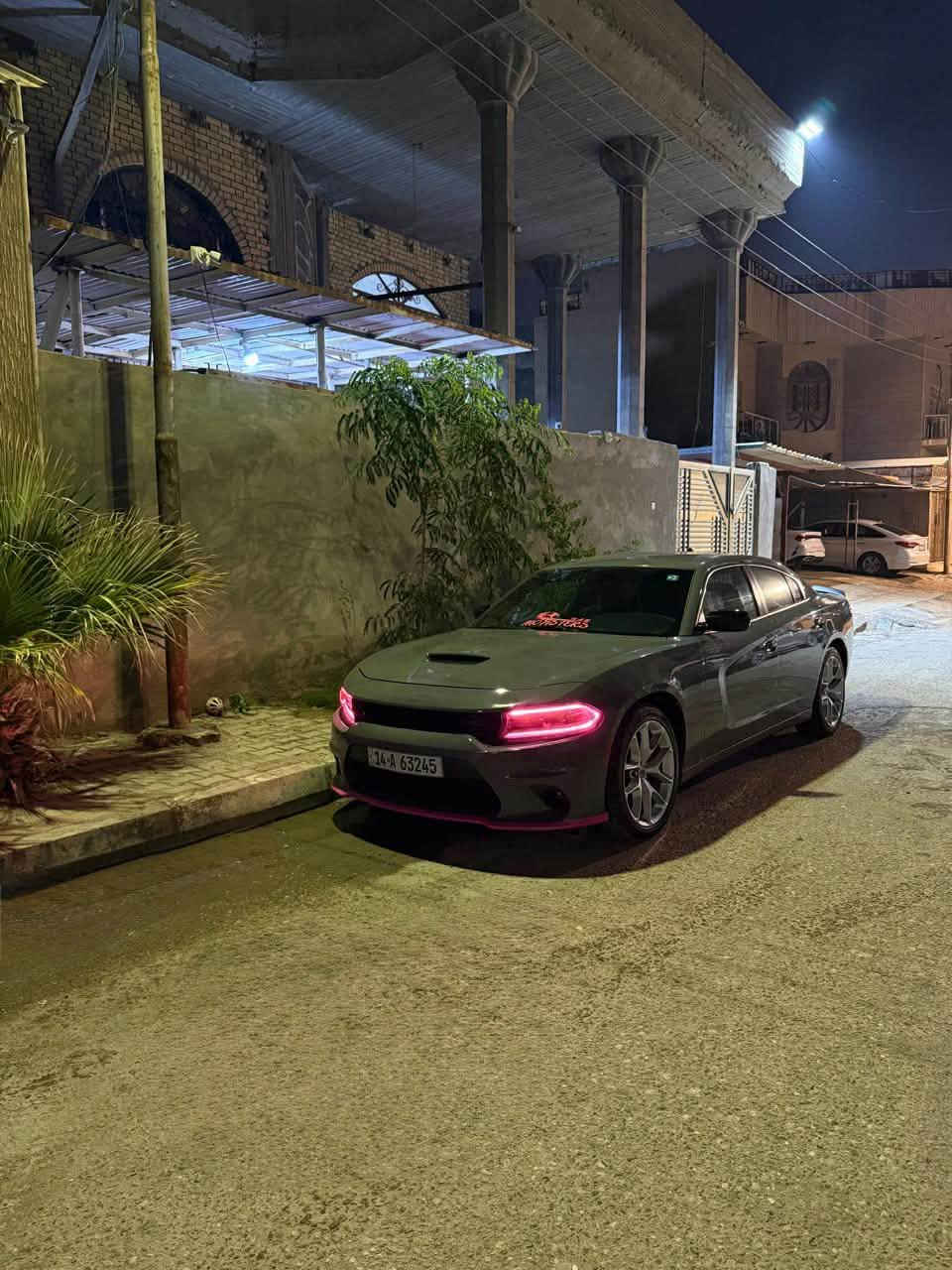جارجر sxt
موديل: 2017. ( أمريكي)
 حادث امريكة بنيد فقط فقط بالعراق صار بيها بارد خفيف ب الجاملغ الامامي جهت العبري
العدد :76 mi 
اللون : سمنتي 
المحرك : V6.  3.6L 
للمعلومة محدثة SRT
*************************
المواصفات. 
*مواصفات ال Sxt معروفة 
*كشنات مخمل  
*كشن السائق كهربائي 
*المصابيح  زنون منضومه
*بصمه ابواب 
*شاشه كبيرة 
*سستم صوت
*گير گصبه
*ويل كب Gt  وحجم 20 انج

***************************
*محدد سرعه 
*كاميرا خلفية 
*تحكمات استيرن سعر ١٨٥🛑
***********************
السياره رقم بصرة باسمي 
***********
