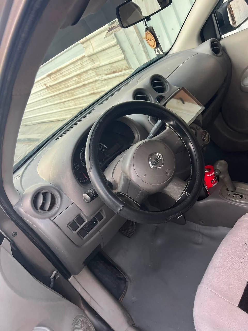 السلام عليكم 
نيسان سني هندي البليتة الزقاء 
موديل ٢٠١٤
ماشية ٢٧٦
بيهة ٣ رش
رقم اربيل الجديد 
السعر ٧٨ورقة وبيهة مجال 
***********
