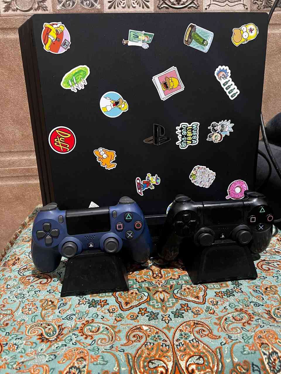 السلام عليكم 
Ps4 pro للبيع 
الجهاز نظيف جدا استعمال قليل 
مساحة الجهاز 1 TB
الجهاز اونلاين اخر تحديث 🌟
الملحقات الوياه : 
وايرات اصليات مال شركة 
جويستكات ثنين أصلي شرط ❗
خمس أقراص مثل ماموضح بالصور 
قاعدة شحن وتبريد للجهاز 🌟 

السعر : 390 وبي مجال بسيط للطيبين 
المكان : البصرة - التنومة - نهر حسن 
للتواصل واتساب فقط : ***********
