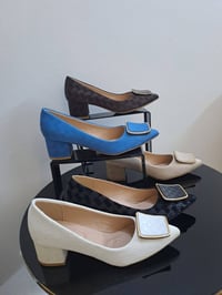 ورحمه الله وبركاته شلعة محل احذية وحقائب نسائية  الأحذية تقريباً الف ز...