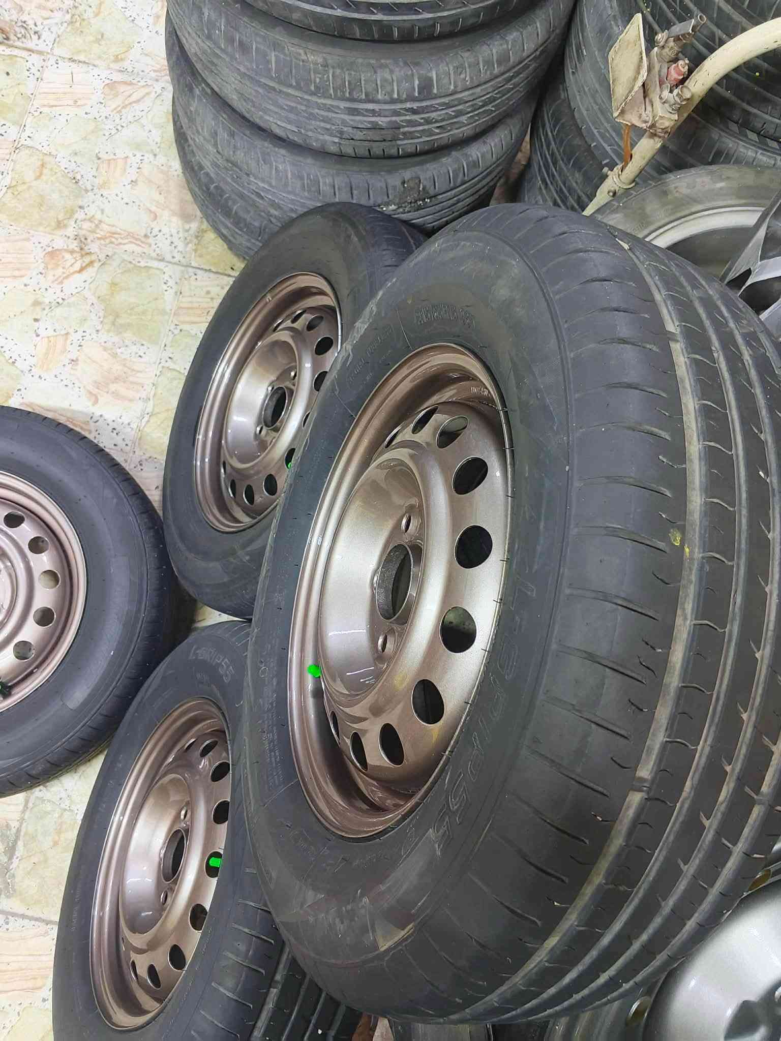 السلام عليكم ويل عادي حجم 15 كوري مصبوغ حراري نفطي تاير نضافه 80 يرهم سوناتا اوبتيما تاير عالي يرهم بيع او مراوس السعر 250 النجف مكتب الرشيد شارع صياغ الذهب *********** تصال او واتساب
