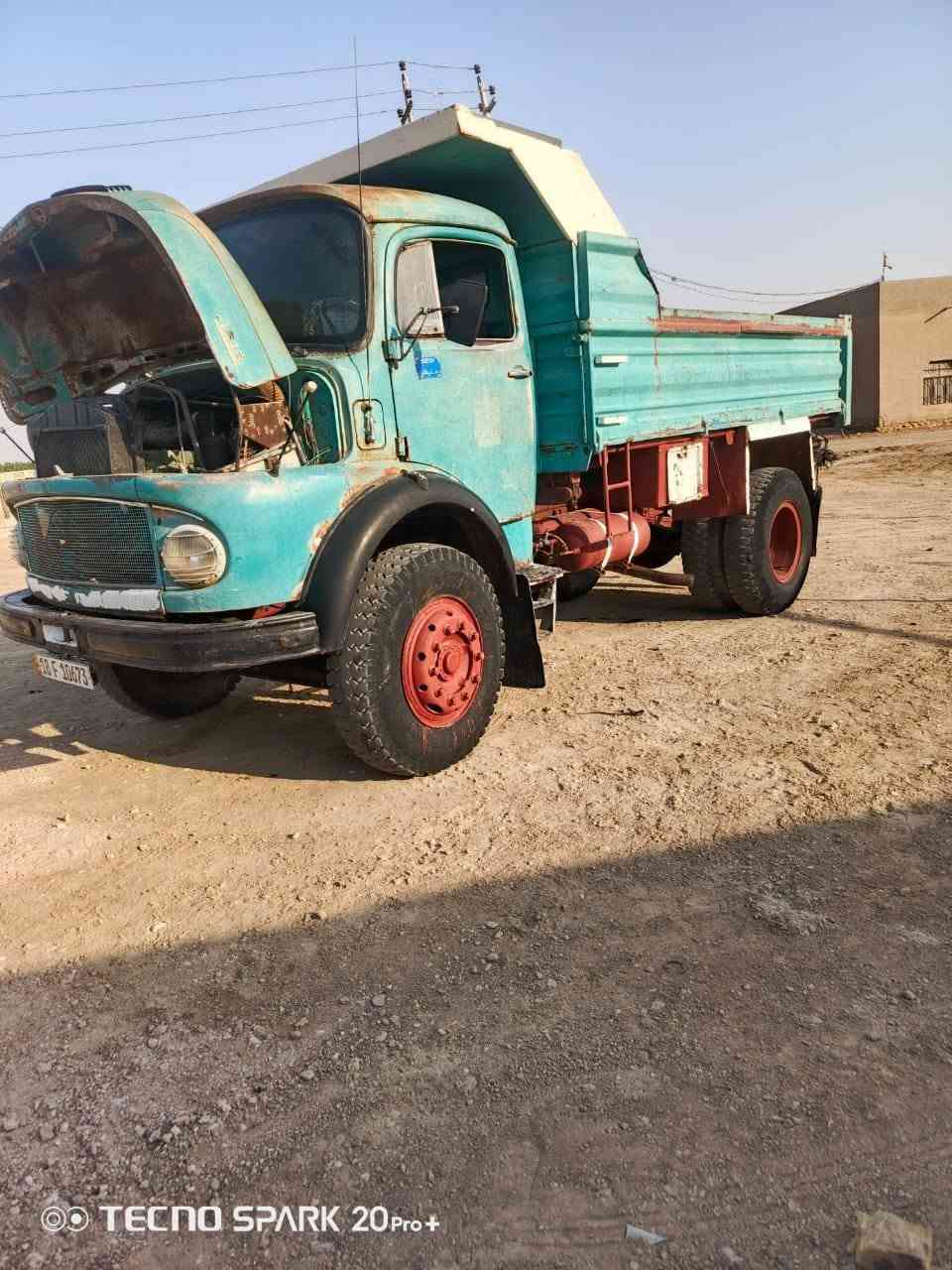 سيارة بردين 75 بلادي محرك 85 رقم نكليزي مدوار ثاني يوم  مكفوله 

رقم الهاتف  ***********

نص مكتوب في الصور:
- TECNO SPARK 20 Pro+