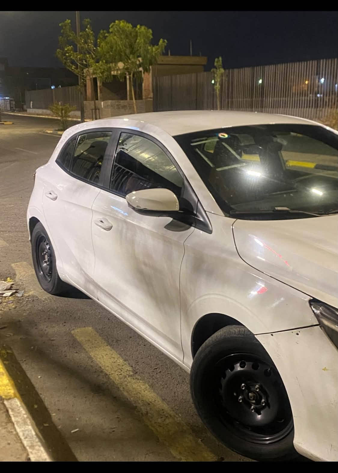 السلام عليكم
السعر جداا مناسب 

MG3 2025 رقم بغداد السياره ماشيه 82 الف ميل 

بيهه منضومه غاز يعني لا صرف لا دوانز السياره يرادلهه ترتيب محتاج واريد ابيعهه مرات يصير بيهه 

(صفنه بالتحريكه مااعرف السبب) عليهه غرامات 4 ينزلن من سعرهه مابيهه لا صبغ لا بارد لا تبديل دعاميه اماميه تعبانه تحتاج تبديل صدر خلفي مضبوط امامي 60% تبريد تدفئه شغالات السعر 88 مكاني بغداد الكرخ للتواصل *********** بي واتساب
