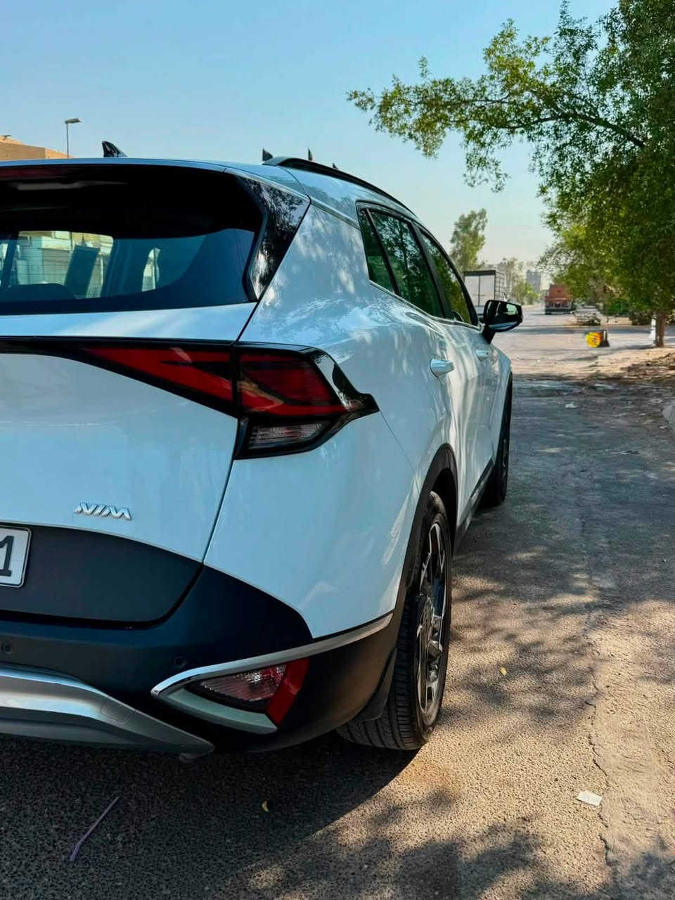 السعر 200 بيه مجال بسيط حك الجيه
2023موديل 

خليجي 

حادثه فقط خشم الجاملغ والبنيد الطرف مالته مكان العلامه 

فول مواصفات 

صور حادث ماعندي لن وكعت عليه حديده 
ماشيه 59 

رقمي *********** موجود واتساب هم
