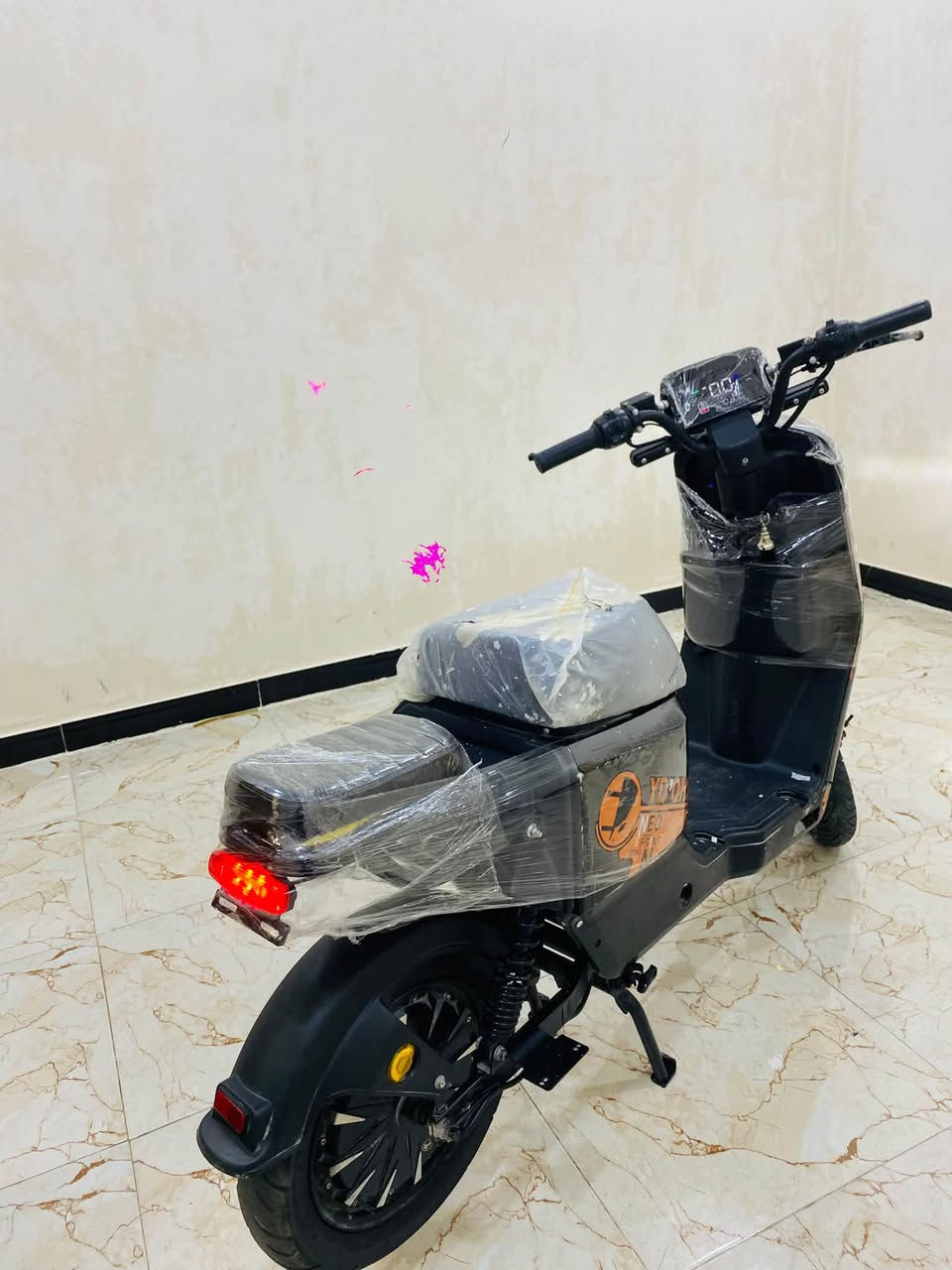 آر ١١ ٢٠٢٥ • ٦ بطاريات ٣٣ أمبير • نظيفه