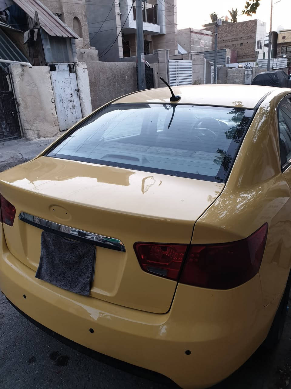 🚕 كيا فورتي 2013 تكسي للبيع – مال رزق وجاهزة ✨
رقم انكليزي جديدي سنوية 31 

بيه منظومة غاز شغالة 
سونار بالصور 

​السيارة نظيفة  وجاهزة للشغل فوراً (شغل واطلع بيهه لرزقك).

​📌 المواصفات باختصار:

​المحرك والكير: بشرط الفحص، بحالة ممتازة 

​التبريد: ثلج

​الوضعية: حدادية وكير ومحرك مكفولة، والداخل مدوشم الكاعية جلد

​المكان: بغداد

​السعر: [87] (بيها مجال بسيط للشراي الجاد)

​للاتصال والاستفسار: [***********]

​ملاحظة: السيارة جاهزة للـشغل . الاتصال للشراي وماقصر وياه بالمعقول.
