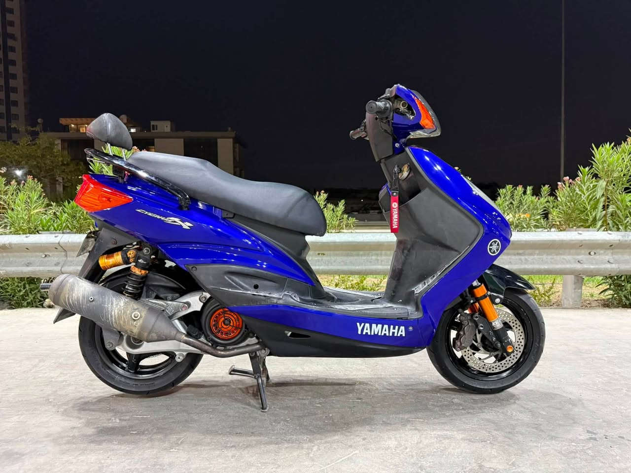 سلام عليكم سكنس  للبيع دراجه 
 تخبل جديده بمعنى الكلمه
الدراجه عليها تزويد كلش قوي
صدر Dy
فجfrando
قطع كاربون فايبر
زنون اصفر
صينيهncy
كاعيات نيكل
بنكه رياضي برتقالي
صالنصه رياضي
تجوه 
دبلات خلفي برتقالي
اشاير وبك لايت برتقالي
تخم كلجات  رياضي
سوار قبق تانكي
الدراجه خير من الله  شلعه صاروخ
مكان الدراجه بغداد قرب جامع النداء
رقمي***********
