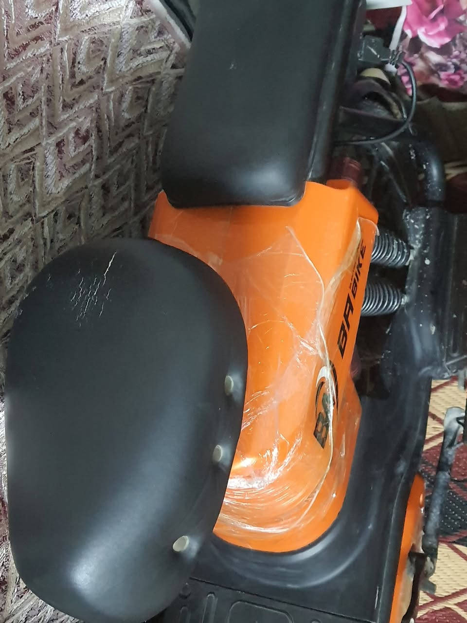 دراجه شحن 5بطاريات 
سرعه 100اخت جديده 
بيه فطر بل وره تاير ألمامي 
وسلفنه دراجه نضافه سعر 300 وبيه مجال 
عنواني 
بغداد  ‎*********** موجود بس وتساب 
متواجد في وتساب بس 
كل هلا بيكم
