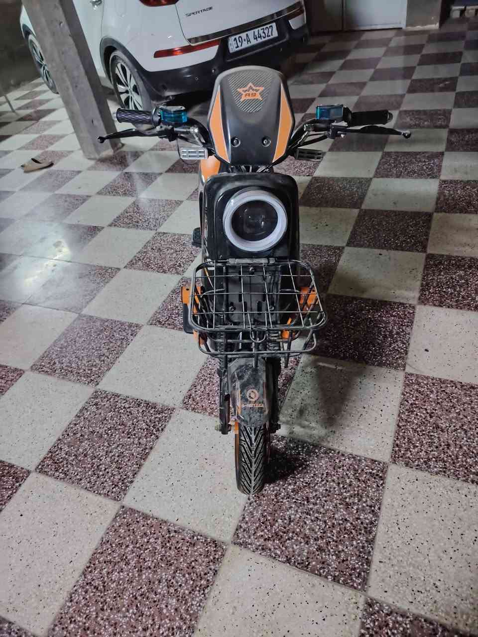 دراجه 9k نضيفه استخدام شهر بصمه ثنين كارتات للتشغيل وثنين اسويجات  للبيع اب قضاء الحله السعر خاص الرقمم ***********
