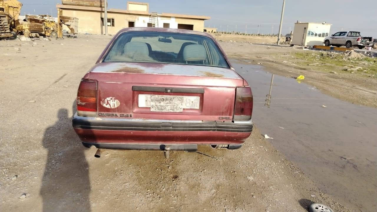 السلام عليكم
أوبل للبيع كير محرك شرط صدر تخم تاير خير من الله 
السياره مكرزه ومرجيه
مكان السياره تكريت الاستفسار الاتصال على الرقم ***********
