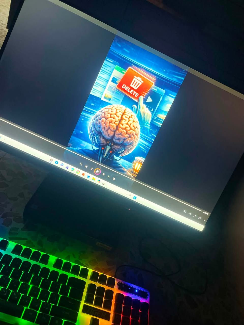 🔥 للبيع كمبيوتر All-in-One بحالة جيدة ومواصفات قوية 🔥
🖥️ النوع: All-in-One
💻 المعالج: Intel Core i7-10700T
🧠 الرام: 16GB DDR4 بسرعة 2933MHz
🎮 كرت الشاشة: NVIDIA GeForce MX330 2GB
⚡ التخزين: SSD NVMe 256GB + HDD 1TB
🪟 النظام: Windows 11 Home
🎯 مناسب للألعاب الخفيفة والمتوسطة، الدراسة، العمل والبرامج.

📌 المجموع التخزيني: 1.25TB تقريبًا
💰 السعر: 900 ألف دينار قابل للتفاوض البسيط
📞 للاستفسار: ***********
