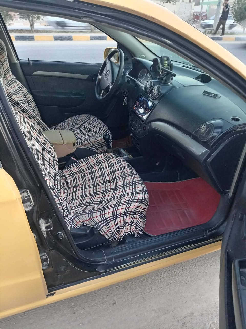سلام عليكم  بيع مستعجل افيو مسكر محرك كير حداديه تاير شرط رقم انكليزي بسمنه مصفره هيئه وغرامات  سعر 35 بيها مجال مكان النجف اتصل وتدلل ***********
