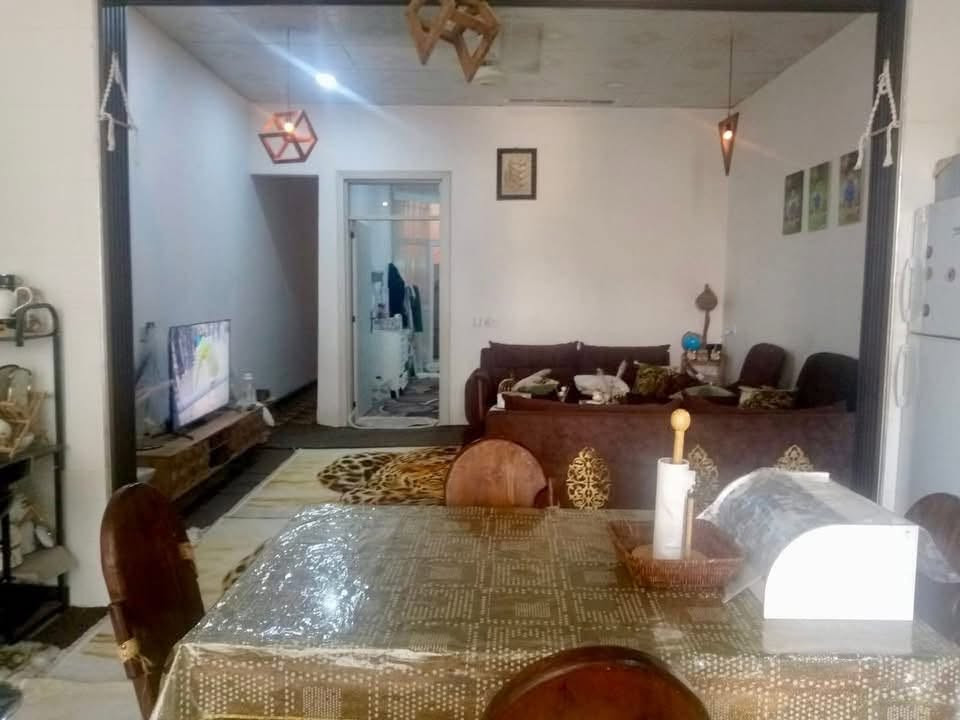 للبيع بيت رقم بلدية زراعي مضمون 120 متر طابق و نص 
اربيل _طريق المصيف _خلف المدينة المائية 
 
2غرفة نوم 
3حمامات 2 داخلي 1خارجي 
مطبخ بارد _حار 
صالة 
كراج 

السعر 2 دفترين و 90 ورقة
يسجل باسم حامل الجنسية العراقية من اي محافظة 

للاستفسار الاتصال واتساب 
***********
كورك 
***********
