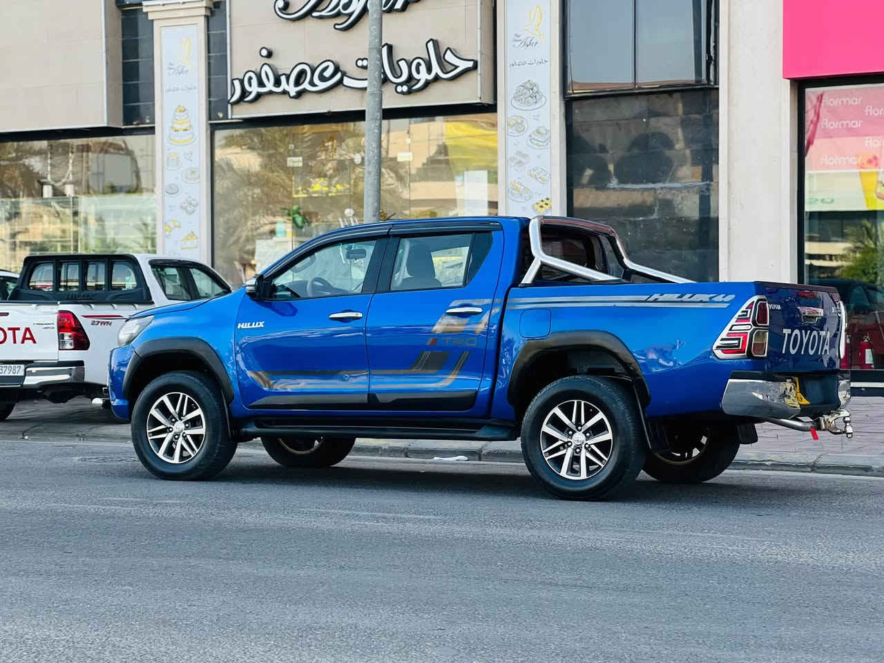 تيوتا هايلوكس مديل 2017 سعر 178 اوتماتيك وبيه مجال رقم التلفون *********** كفاله عامه من الضربه والصبغ والتبديل والبارد مواصفات نضام يكو تحكم ستيرن زراق لايت مري شفط حساسات خلفيه مثبت سرعه مانع نزلاق شاشه كامره خلفيه مري كهربائي مكينه كاز مكينه وكير مكفولات حت من الفتح حداديه جديده تخم تاير تبريد شغال رقم أربيل تحويل وكالة جديده وجاهزه وأي نقص مابيهه مكان سياره كربلاء
