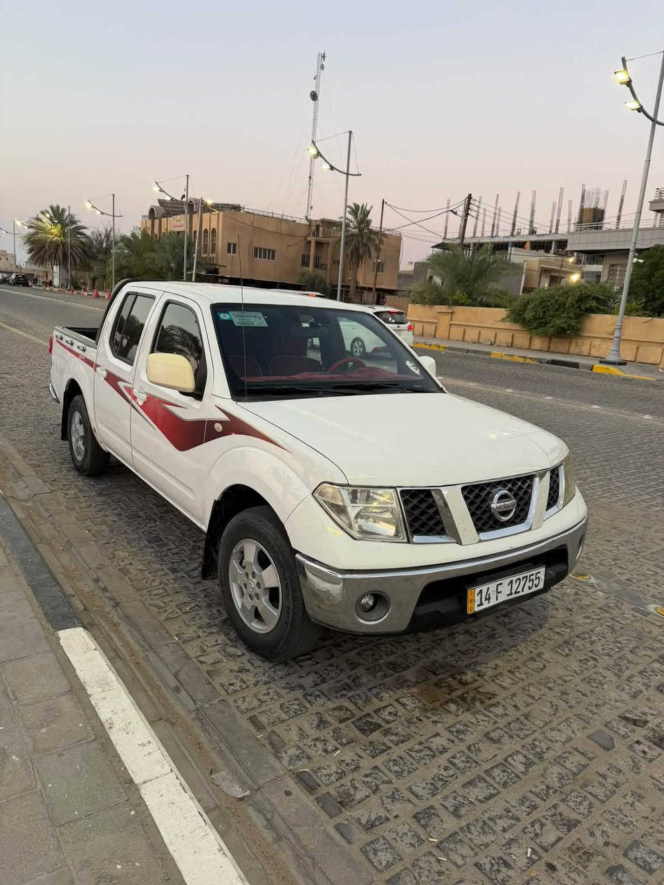 نيفاره مديل ١٣ رقم بصره جديد بسمي تحويل ثاني يوم مكينه مامفتوحه بلاد كير عادي سياره مكفوله من الحادث بيها ملاحضات صبغ شبر او اقل بلارباع بيها بكلايت الخلفي مكسور حته من تجيني لاتكول ماكتلي سياره نشطه ومابيها صرف بانزين ابد مونفس الوتماتيك تبريد ثلج تدفئه لايت زنون كلش عالي يسوي الشارع نهار مكاني بصره البراضعيه رقمي *********** معه مراعات وقت الاتصال سعر  ١٠٨ 
وبيها مجال بسيط
