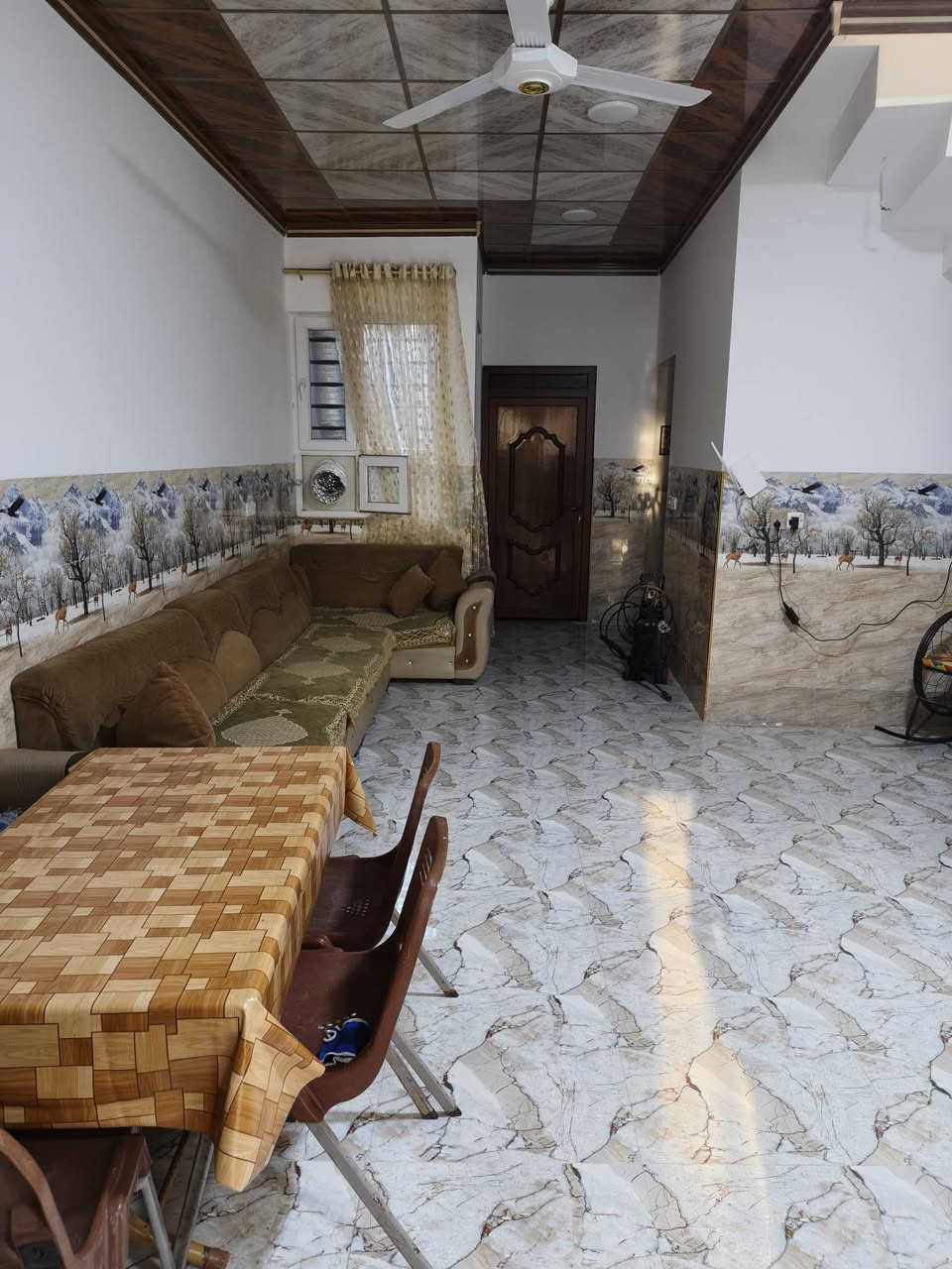 بيت للبيع جميعة المولدات المساحة ١٤٠  الواجهة ٧ ونص طابق ونص اتجاه قبله بناء ٢٠٢١ صحيات في الطابقين سعره مناسب للاستفسار مراجعة مكتب الشيخ أحمد في حي الفلاح الثانية مدخل بانزيخانة المنهل قرب جامع الكوثر ***********ابومروان

