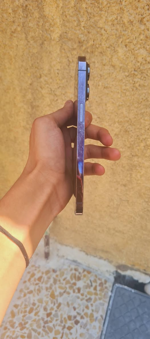 ايفون ١٤برو ماكس
شرق اوسط
ذاكرة ٢٥٦
بطاريه ٨٥
جهاز لا داخل صيانه ولا مفتوح ولا معله بطارية وين متودي ودي نضيف 
ما متعوب 
السعر ٧٧٥بي مجال قليل حك الجية
التواصل ***********
مكان بغداد
