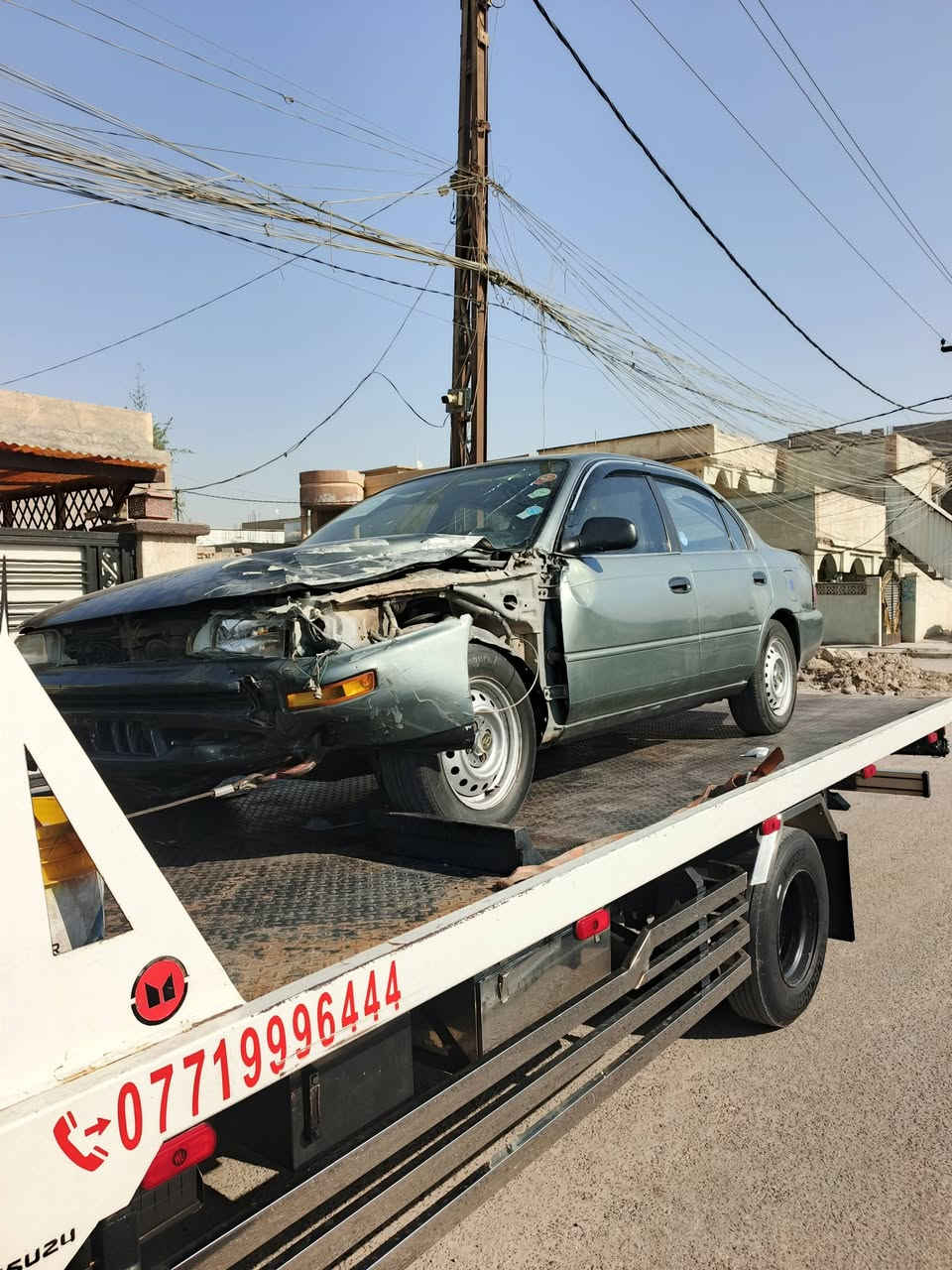 السلام عليكم
للبيع السياره متعرضه لحادث بيها جاملغ وبنيد  عله حادثها 
كوم حديد ابيع السعر 38وبيها مجال قليل***********

نص مكتوب في الصور:
- ***********