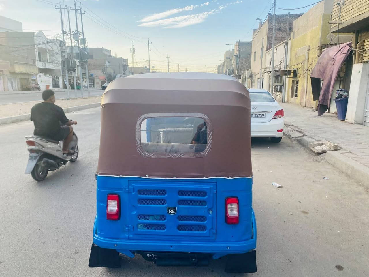 سلام عليكم تكتك للبيع موديل 20 أوراق المصطفى اصلية مكفولة كير واكسن كهربائيات كلها شغالة وجديدة مكلف بل نشر عنوان مدينة صدر هذا رقم صاحبهة ***********
