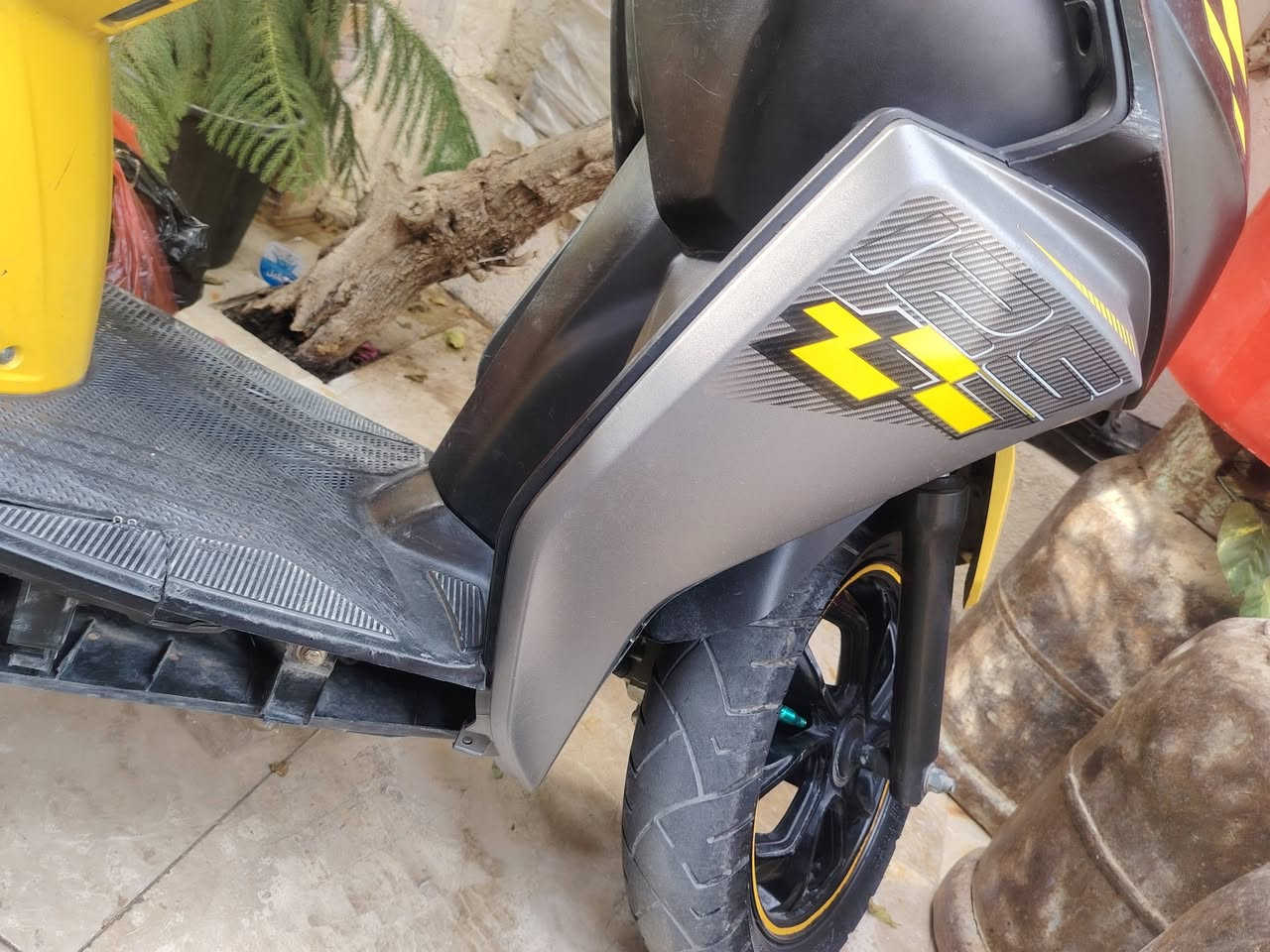 سلام عليكم
انتورك هندي  2022 أوراق كامله  ماشيه ١٦ مكينه مكفوله من الفتح وناعمه كلش كفاله عامه عوزه بس تريشه رجل جهه اليمين
السعر ١٨٥٠ وبيه مجال واسط الحي ***********
