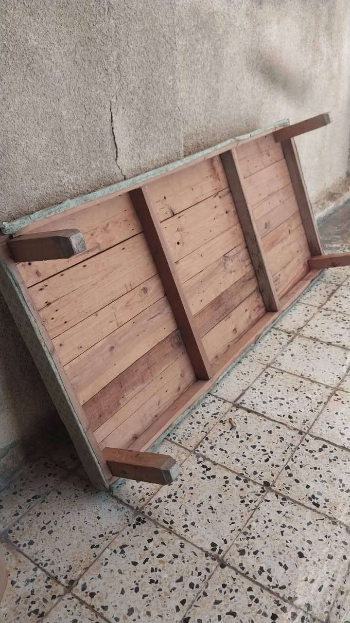 السلام عليكم ثلاجه حجم كبير فريزر تجميد نظيفه وشغالة السعر ١٥٠ وصومية القياس الجبير ب١٠ وعربانة اطفال متينه واستعمال قليل ب٤٠ للاستفسار مراسلة الرقم ***********
