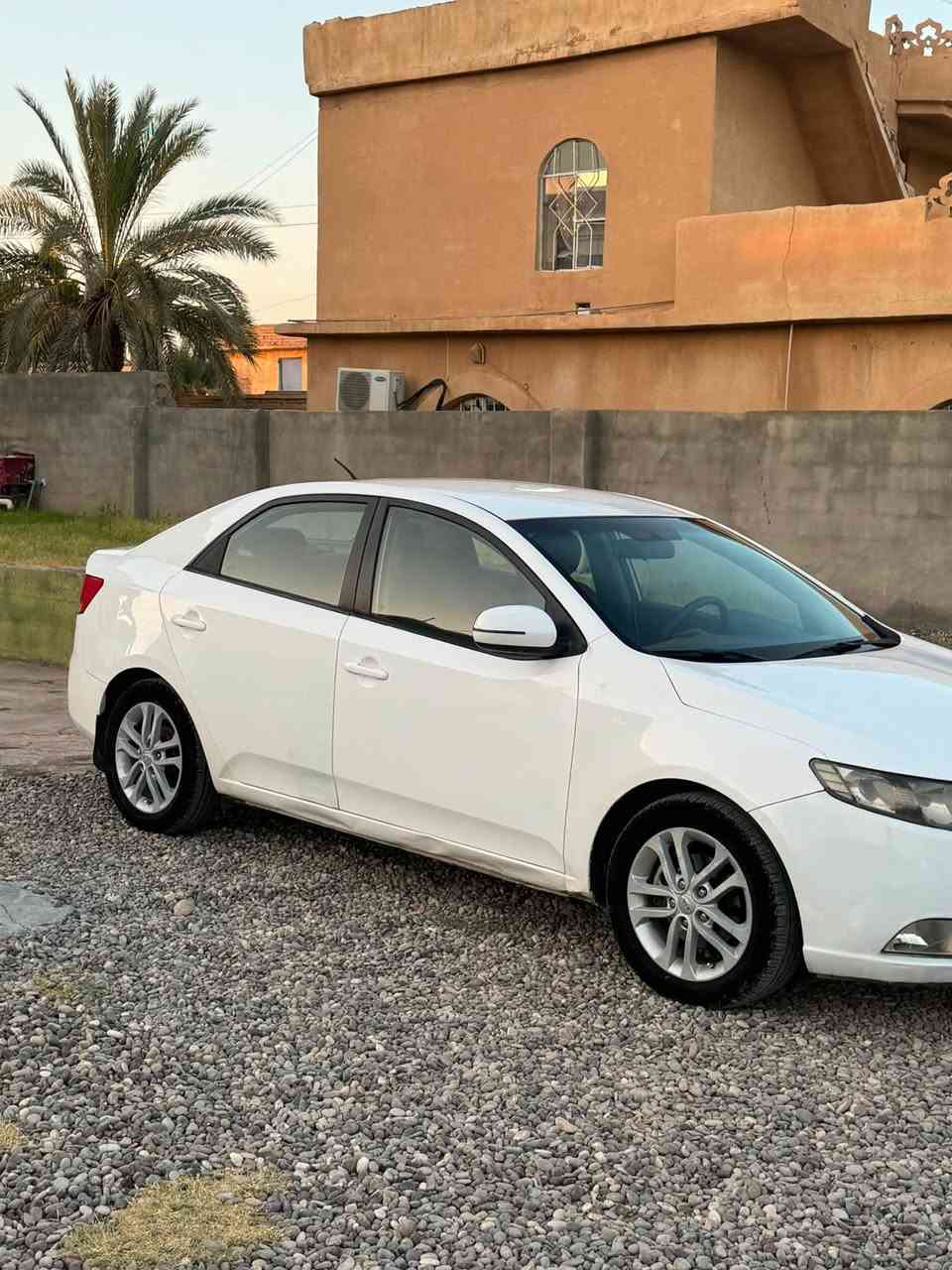 سعر 88
كيا سيراتو موديل 2011
 السياره بأسمي هزة ارقام سنوية قبل 15يوم جددتهن يعني تحويل فقط 
محرك 16دوش معمر جديد شرط
كير 6نمر  شرط 
تبريد ثلج
كشانه جلد شاشة كامرا حساسات 
ضررها قطعتين 
صايره بالابواب فقط باب صبغ فقط بدون معجون وباب تعديل بارد بدون صبغ 
رقم الهاتف
***********
