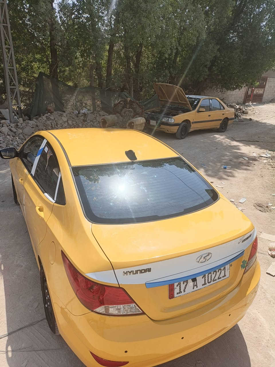 سياره اكسنت موديل 2013 خليجي
مكينه 1600 
سياره بيه جاملغ الخلفي صفحت الصدر 
دحجات بصيطه مابيه ضربه قويه 
حداديه بل جيس تخم تاير ماصرلي 10ايام من شاده 
سياره متعوب عليه تشغل كبل لشارع 
مكاني ديوانيه ***********
سياره انضف من صورر تجي وتشوف بعينك 
سعره 77 راعيه يريد مداور
