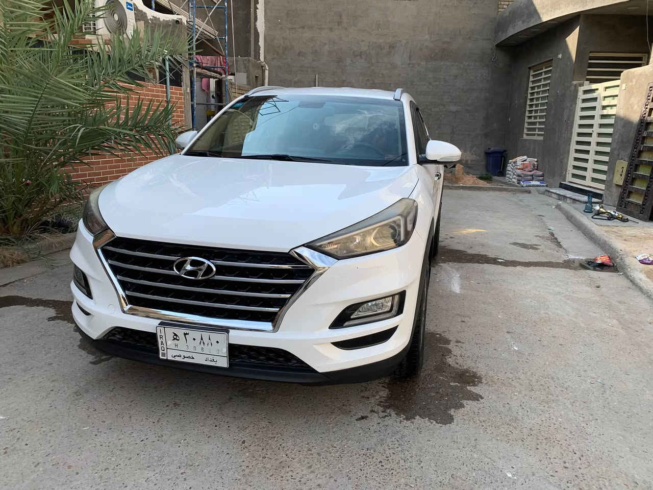 السلام عليكم 
سياره توسان للبيع 
موديل 2019
خليجي شركة الكاصد 
ماشيه 110000
رقم بغداد مشروع وطني 
السياره بسمي تحويل ثاني يوم 
سعر 185 
مكان السياره بغداد البلديات 
للستفسار الاتصال ‭***********‬

