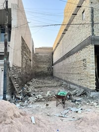 قطعة ارض للبيع المساحة 100 م (٥*٢٠) القطعة مقابيلها تشجير وعلى شارع خد...