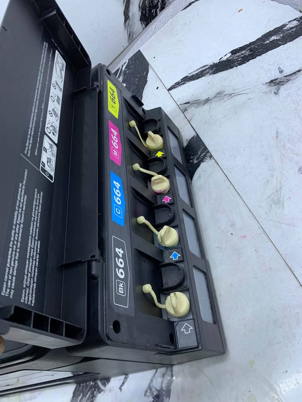 طابعه ابسون L3050
واي فاي
منضومه حبر خارجيه
شرط الشغل
السعر 125 
توصيل موجود
***********
