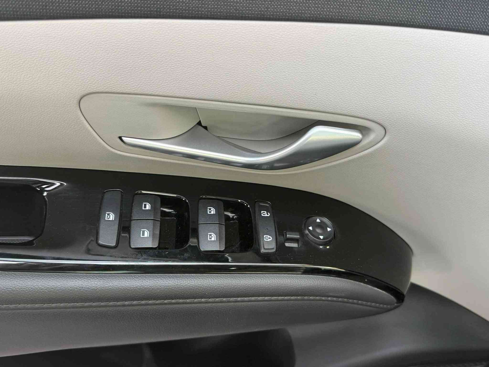 🚗 2024 HYUNDAI TUCSON HYBRID LIMITED

🛠️ الضرر:  جانبي موضح في الصور
📏 عداد المسافة: 7000 الف مايل (فعلي)
📋 حالة السيارة: تشتغل (Run and Drive)
🔧 حجم المحرك:1.6L– 4 سلندر (هايبرد)
🔍 رقم الشاصي: KM8JECD18RU244474
📍 موقع السياره : بغداد 
للستفسار الاتصال ***********
