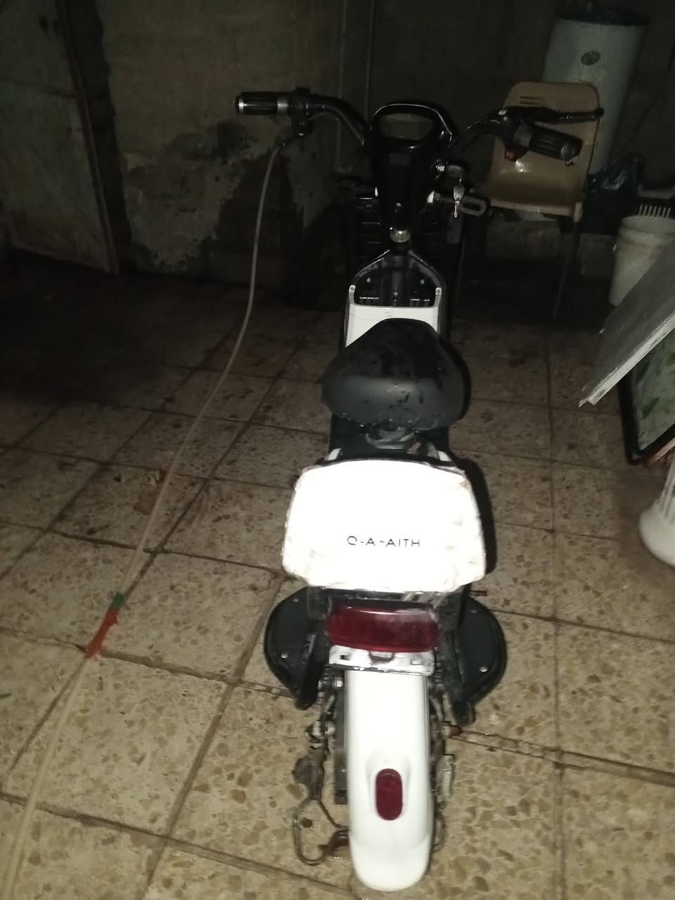 دراجه شحن.
حجم 14
 البطاريه هابطه فقط تبديل بطاريات
عدد البطاريات. 4 بطاريات. مع بصمتين وسويج لقفل الدراجه وسويج لتشغيل الدراجه 
السرعه.  50 
المكان. كربلاء حي العسكري 
السعر.  225 وبي مجال
الرقم. ***********
        ***********
