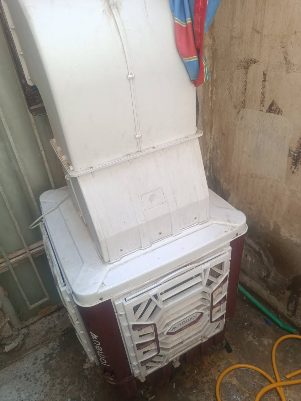 السلام عليكم مبرده شركه نوال مستخدمه
قليل قبل شهر وشويه 
الرقم ***********
سعر 250ربيه مجال
