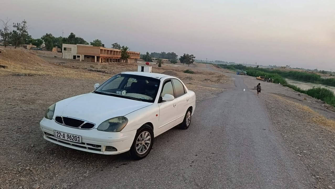 للبيع دايو نوبره موديل 2000 كير عادي محرك 1800 مسكر نضيف لاتبخير ولا تنقص تبريد ثلج اي نقص مابيها داخل وخارج سياره مرتبه بدون صبغ ماتصرف عليها ايشي كلشي بيها شغال لايت  زنون دمام اشاير نضيفه كلش على ايدي مرتبها  السعر 33 وبيها مجال ***********

نص مكتوب في الصور:
- 4 من 5