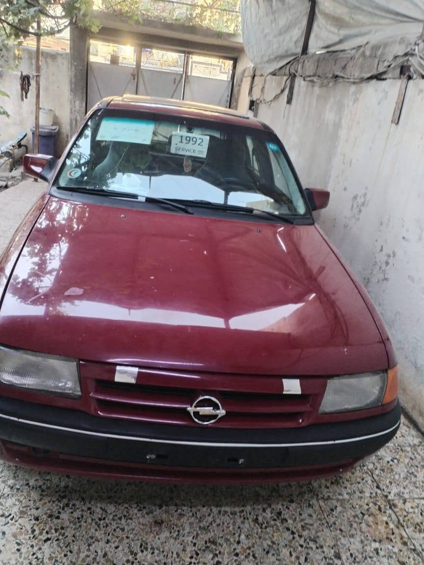 اوبل استرا 18 موديل 93 ما بيها صبغ بس الدواير رقم نينوى توماتيك بيها بدايه صرف والباقي شرط *********** واتساب فقط
