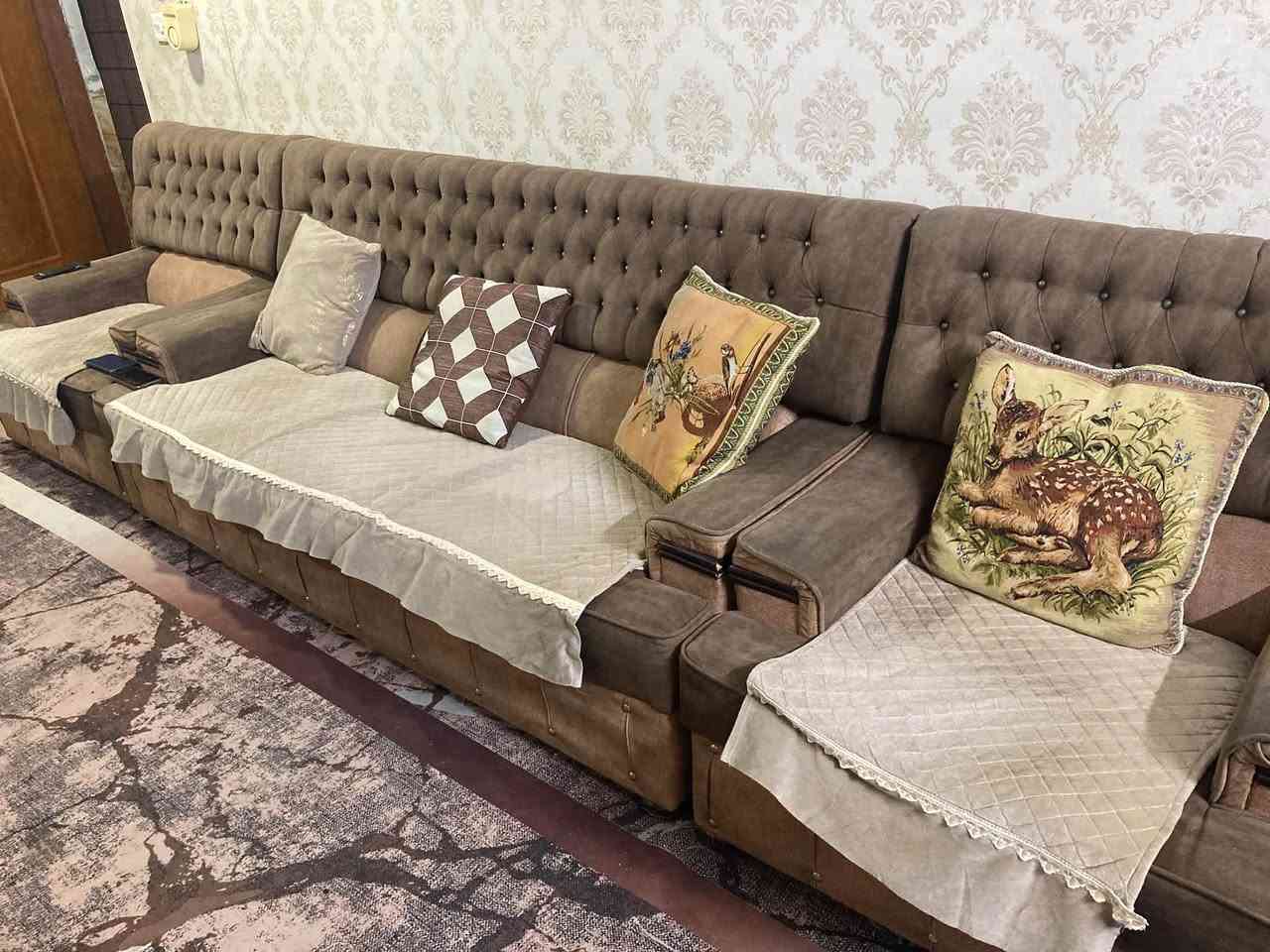 قنفات • ١٠ مقاعد • ميز طعام