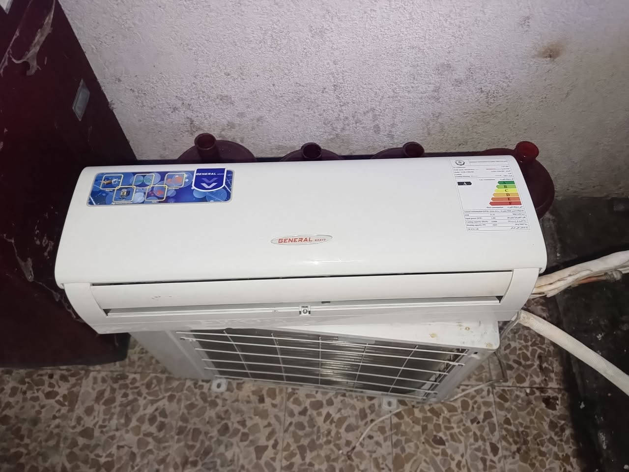 سبلت جنرال
واحد طن مستخدم كامل هوا اغراض يعني بس اشد حته غازه بي سعره ١٧٥
تواصل ع هذا رقم 
***********
