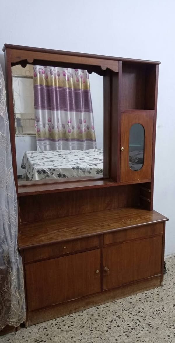 غرفة نوم للبيع في الموصل الجانب الايسر
للاستفسار على الرقم التالي 
***********
